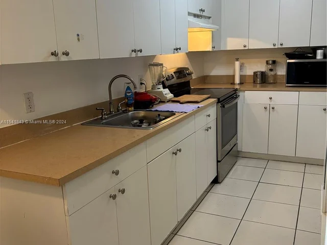 2600 NW 23rd Ct # 207, Miami FL 33142