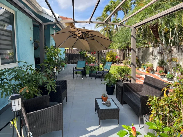 9843 SW 161st Ave, Miami FL 33196