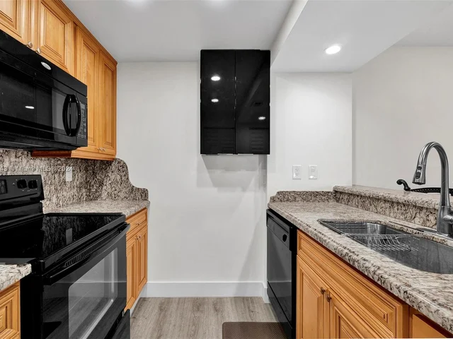 15555 N Miami Lakeway N # 202, Miami Lakes FL 33014