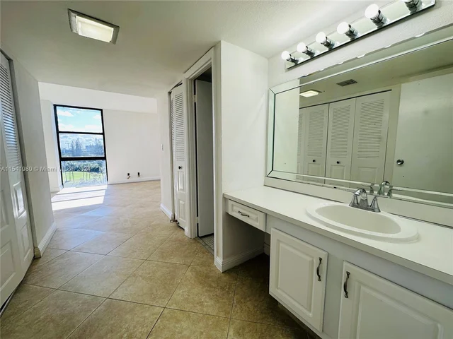 20301 W Country Club Dr # 729, Aventura FL 33180