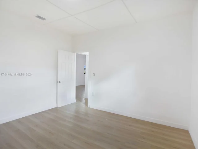 1786 NW 15th St, Miami FL 33125