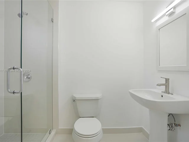 1786 NW 15th St, Miami FL 33125