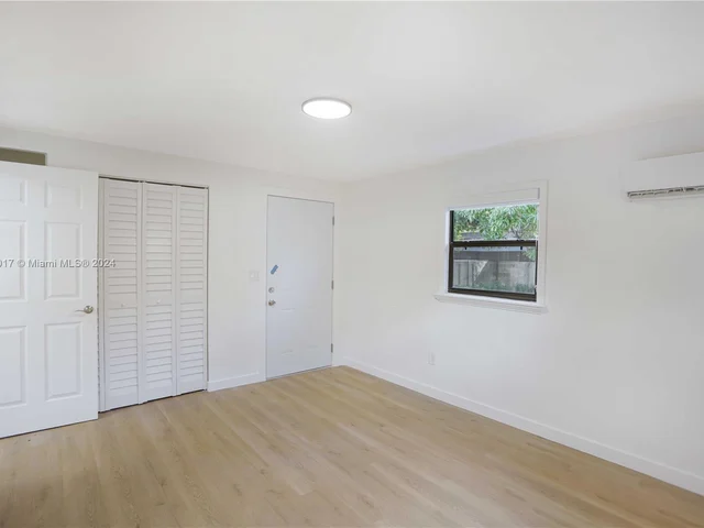 1786 NW 15th St, Miami FL 33125