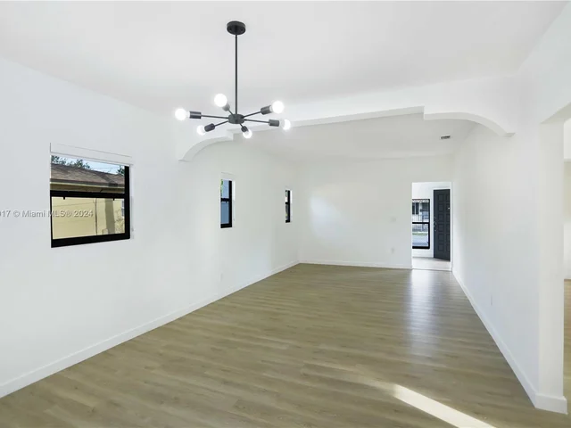 1786 NW 15th St, Miami FL 33125