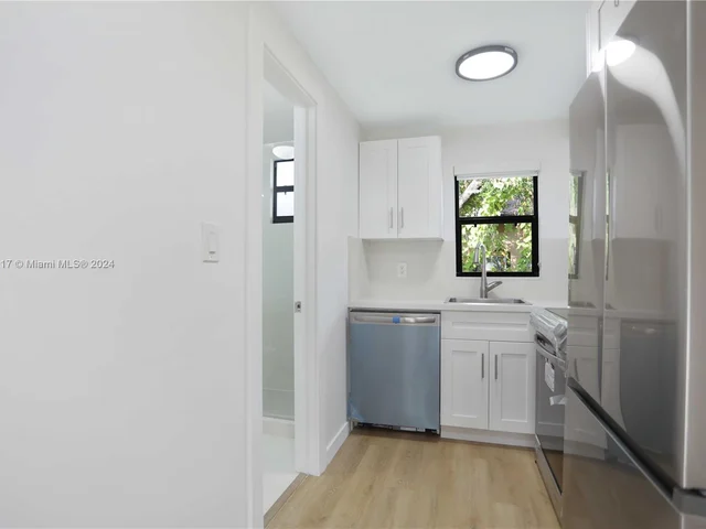 1786 NW 15th St, Miami FL 33125