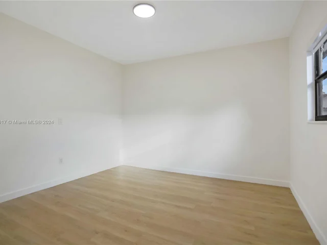 1786 NW 15th St, Miami FL 33125