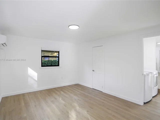 1786 NW 15th St, Miami FL 33125