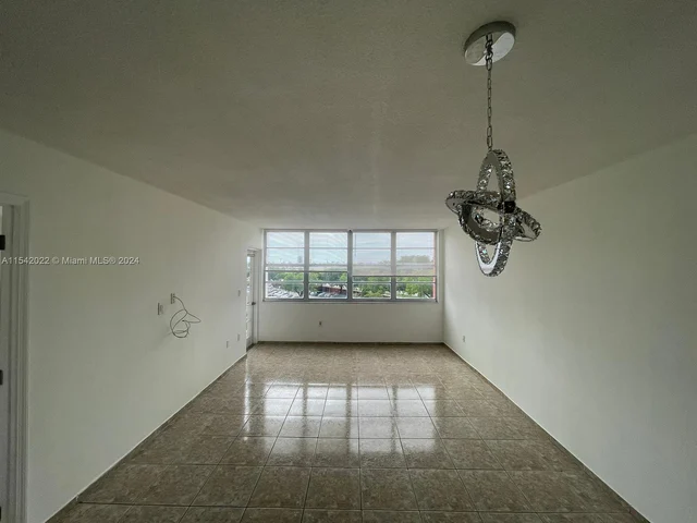 1351 NE Miami Gardens Dr # 423E, Miami FL 33179