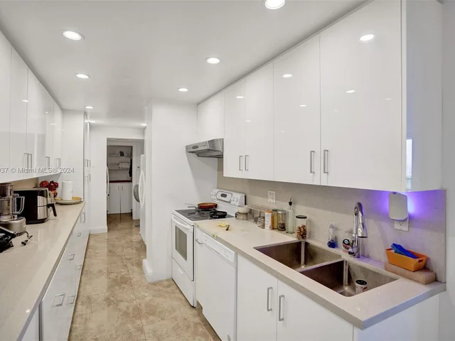 20335 W Country Club Dr # 2005, Aventura FL 33180