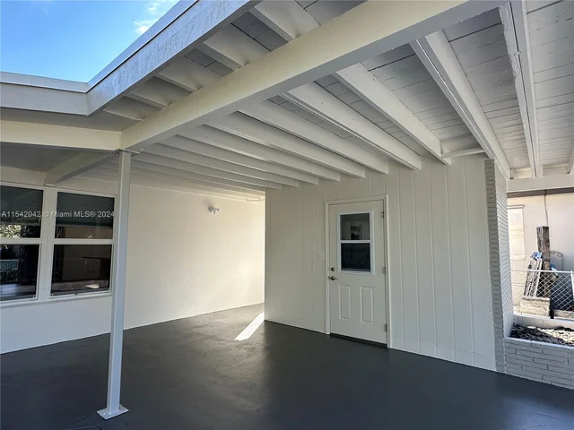 3042 Hayes St, Hollywood FL 33021