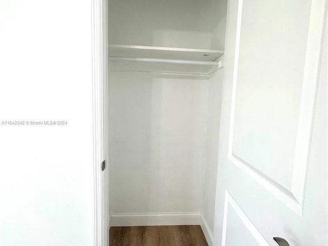 3042 Hayes St, Hollywood FL 33021