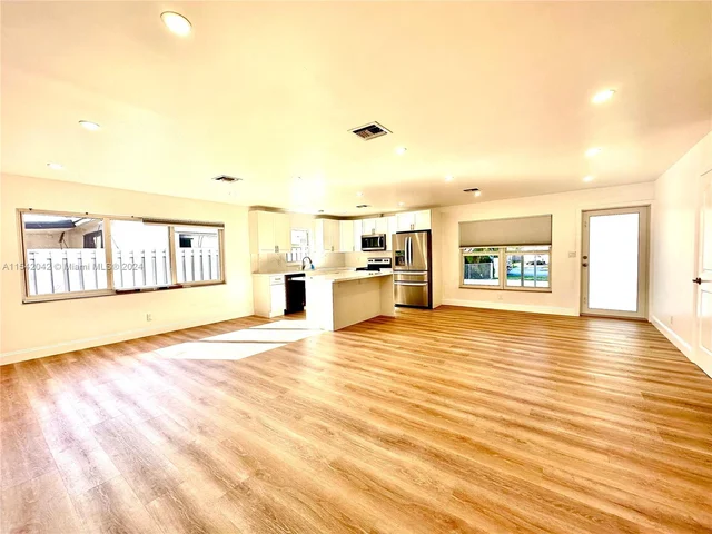 3042 Hayes St, Hollywood FL 33021