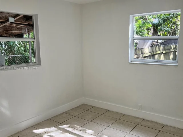 2580 NE 182nd Ter # 2582, North Miami Beach FL 33160