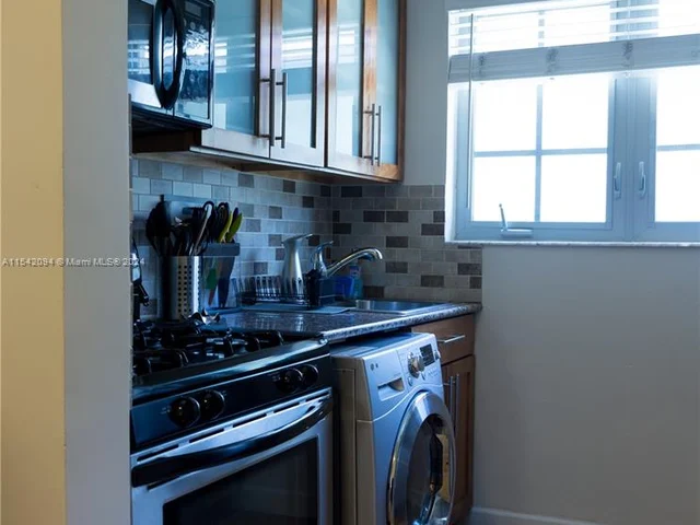 1561 Lenox Ave # 3, Miami Beach FL 33139