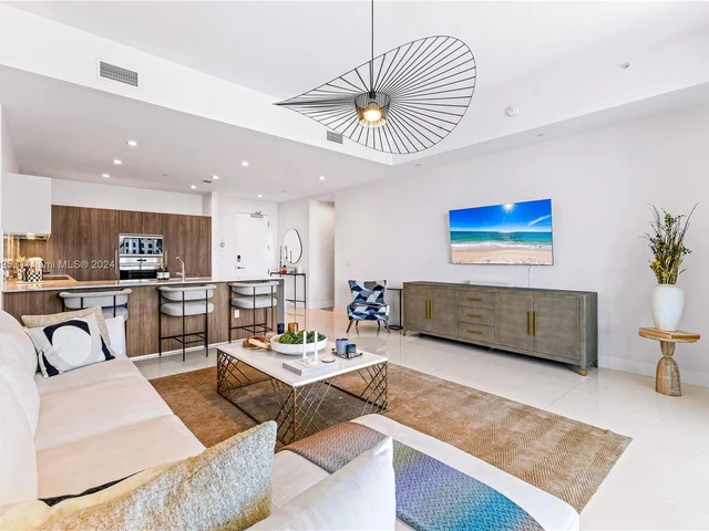 275 Giralda Ave # 6F, Coral Gables FL 33134