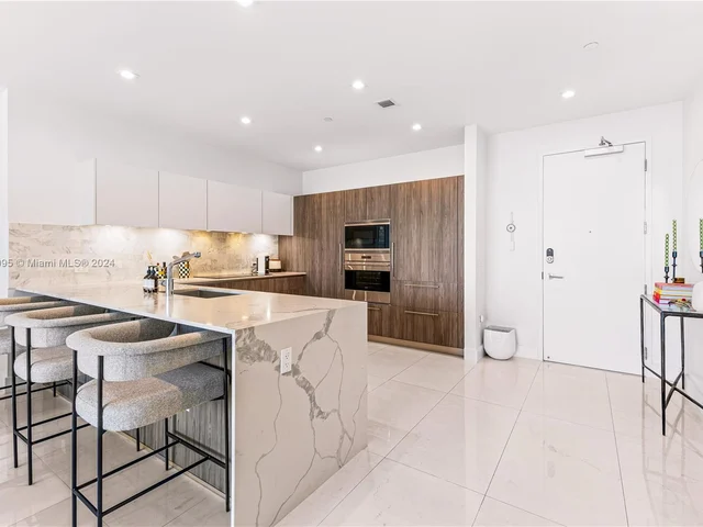 275 Giralda Ave # 6F, Coral Gables FL 33134