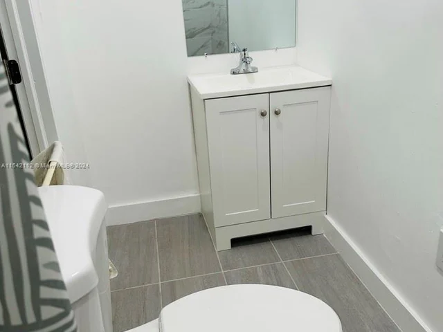 5705 SW 39st St., Miami FL 33155