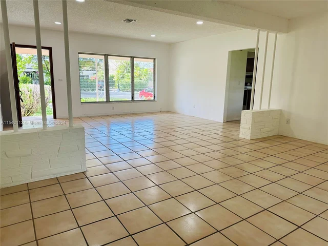 5705 SW 39st St., Miami FL 33155