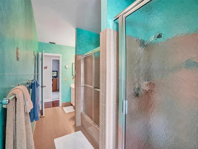 6801 SW 17th St, Plantation FL 33317