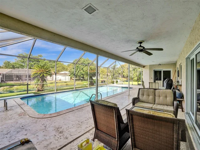 6801 SW 17th St, Plantation FL 33317