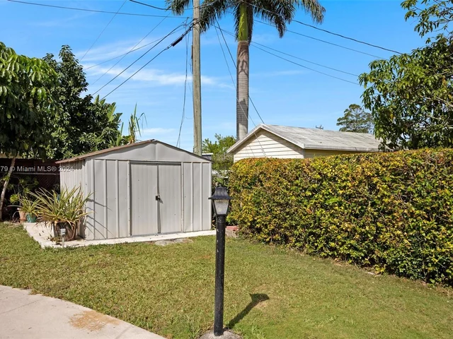 17305 SW 303rd St, Homestead FL 33030