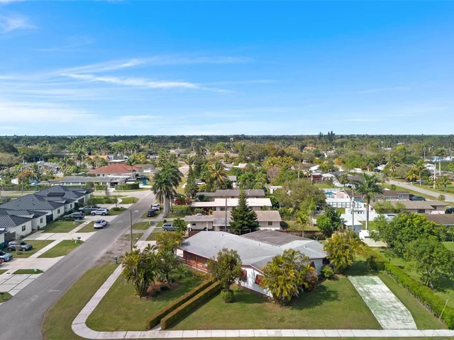 17305 SW 303rd St, Homestead FL 33030