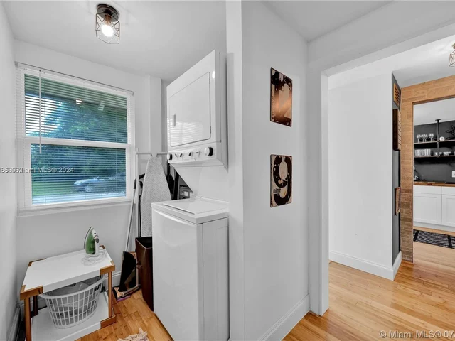 2614 Monroe St, Hollywood FL 33020