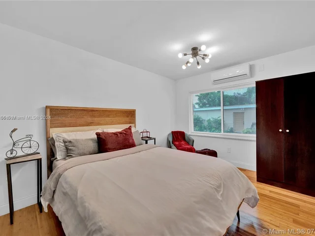 2614 Monroe St, Hollywood FL 33020