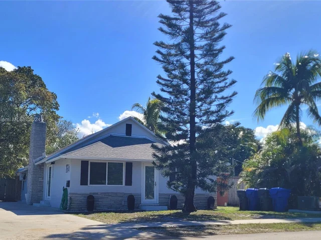 2614 Monroe St, Hollywood FL 33020