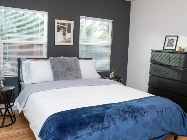 2614 Monroe St, Hollywood FL 33020