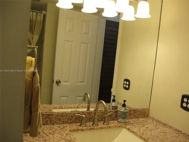 3755 Via Poinciana # 216, Lake Worth FL 33467