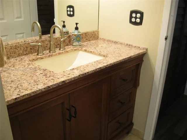 3755 Via Poinciana # 216, Lake Worth FL 33467