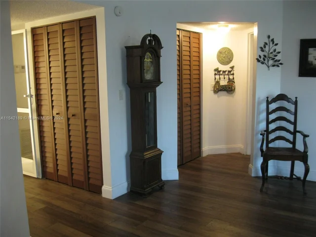 3755 Via Poinciana # 216, Lake Worth FL 33467