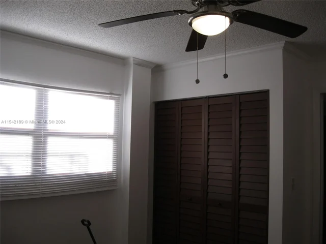 3755 Via Poinciana # 216, Lake Worth FL 33467