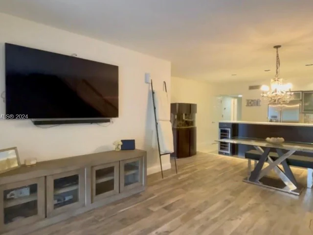 6426 Milk Wagon Ln # 6426, Miami Lakes FL 33014