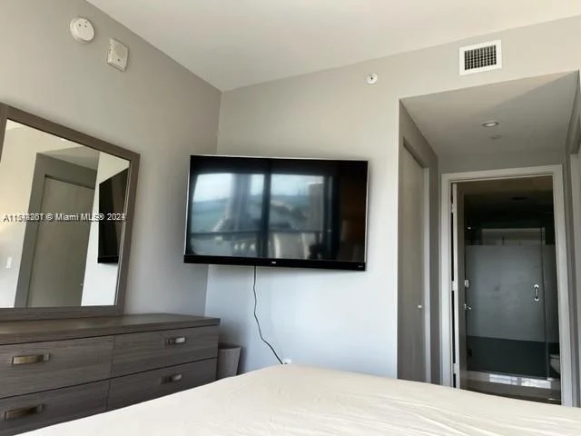 121 NE 34th St # 1406A, Miami FL 33137