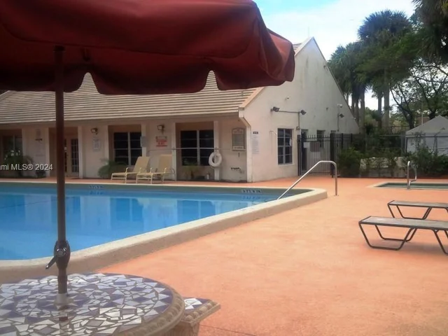 701 N PINE ISLAND RD # 101, Plantation FL 33324