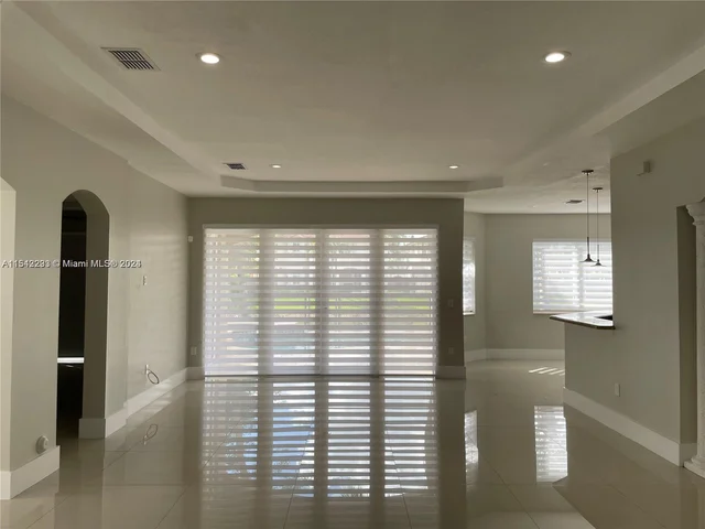 6422 SW 162nd Ct, Miami FL 33193