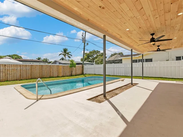 11360 NW 29th Pl, Sunrise FL 33323