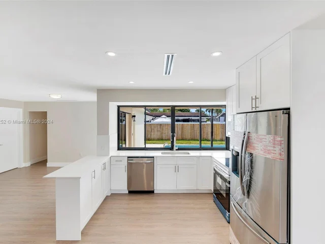 11360 NW 29th Pl, Sunrise FL 33323