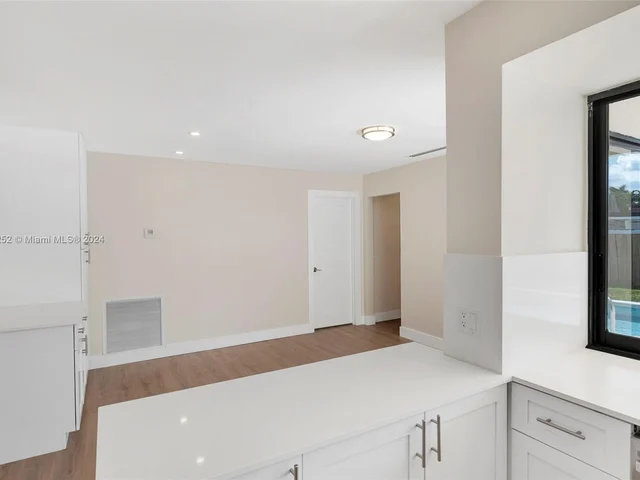 11360 NW 29th Pl, Sunrise FL 33323