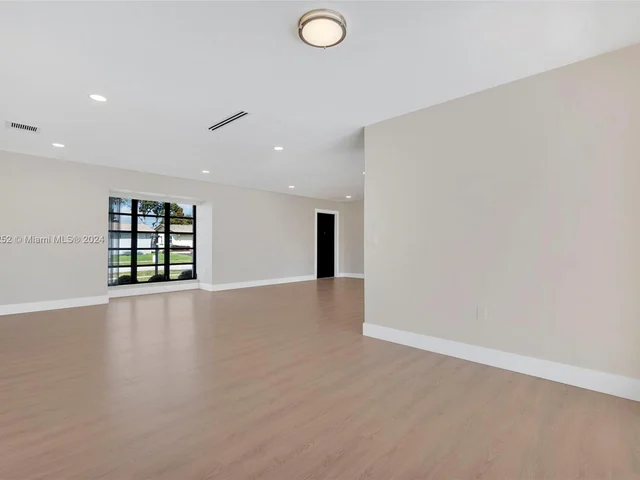 11360 NW 29th Pl, Sunrise FL 33323