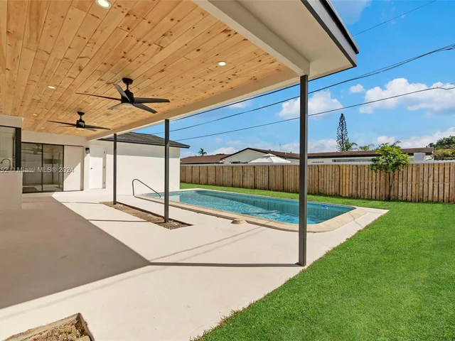 11360 NW 29th Pl, Sunrise FL 33323