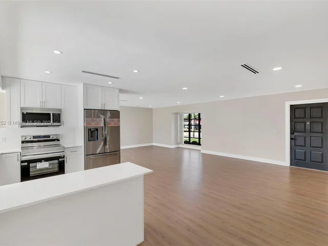 11360 NW 29th Pl, Sunrise FL 33323