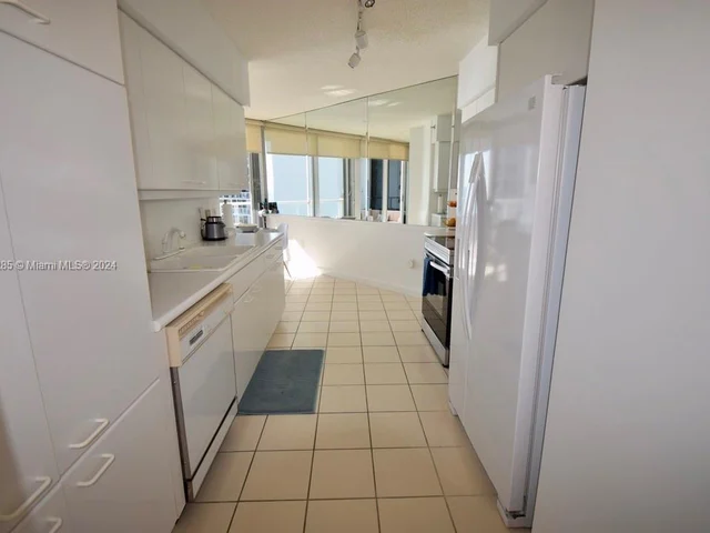 16445 Collins Ave # 1528, Sunny Isles Beach FL 33160