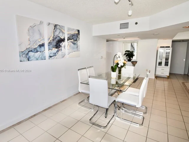 16445 Collins Ave # 1528, Sunny Isles Beach FL 33160