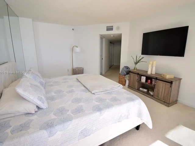 16445 Collins Ave # 1528, Sunny Isles Beach FL 33160