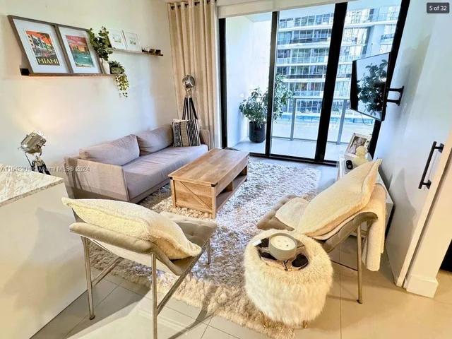 1010 Brickell Ave # 2008, Miami FL 33131