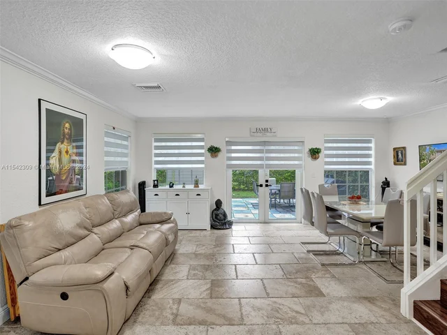 1757 NW 94th Ave, Coral Springs FL 33071