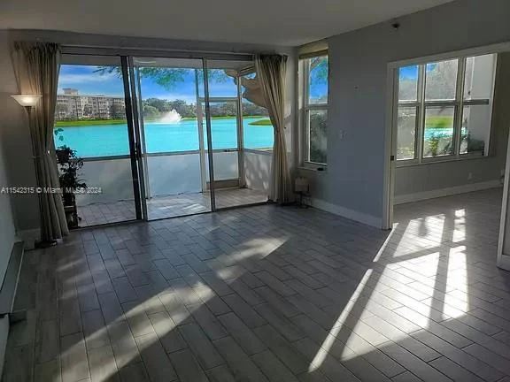 2900 N Course Dr # 106, Pompano Beach FL 33069